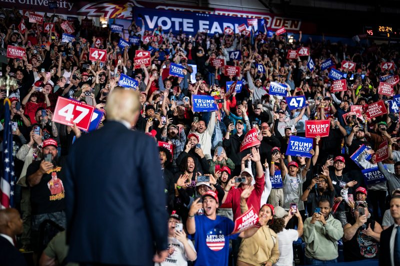 Trump pitches aid for Detroit automakers amid electoral battle for Midwest