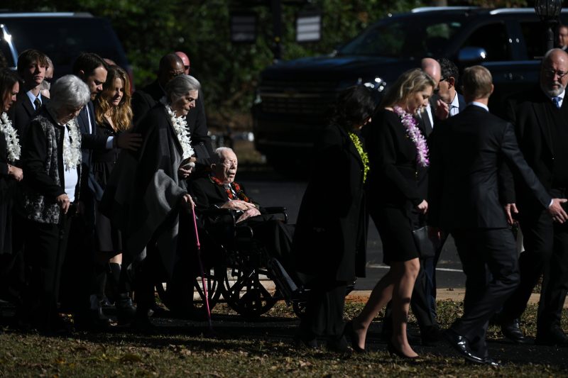 Former president Jimmy Carter casts early ballot in Georgia