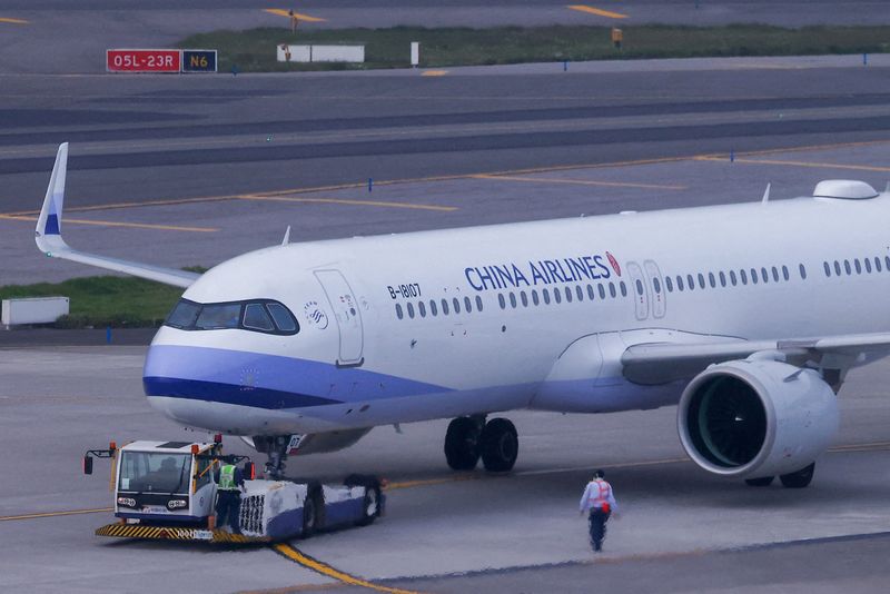 Taiwan’s China Airlines says no political pressure on new aircraft order