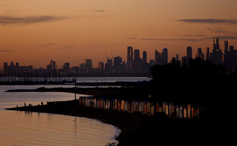 Nearly a million Australian households struggle to secure food, report shows