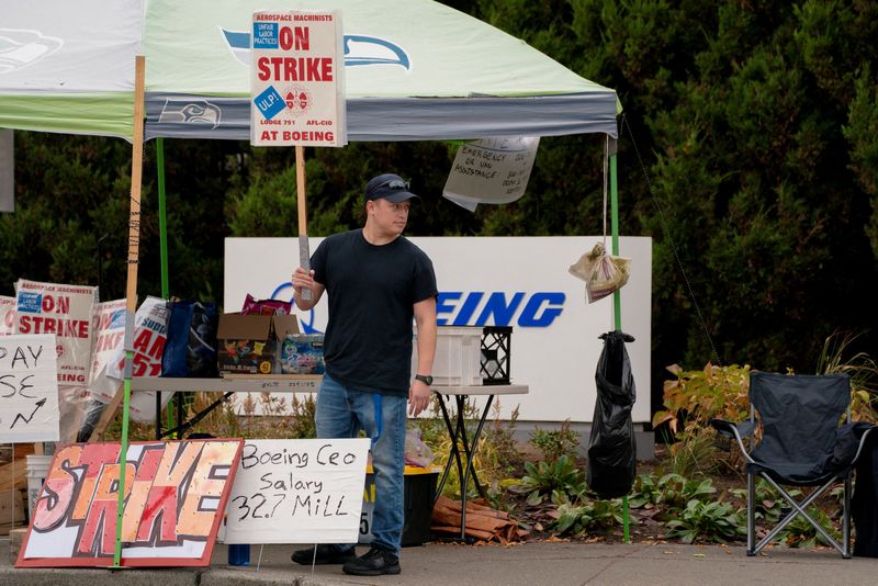 Hundreds of Boeing workers rally in Seattle as strike enters second month