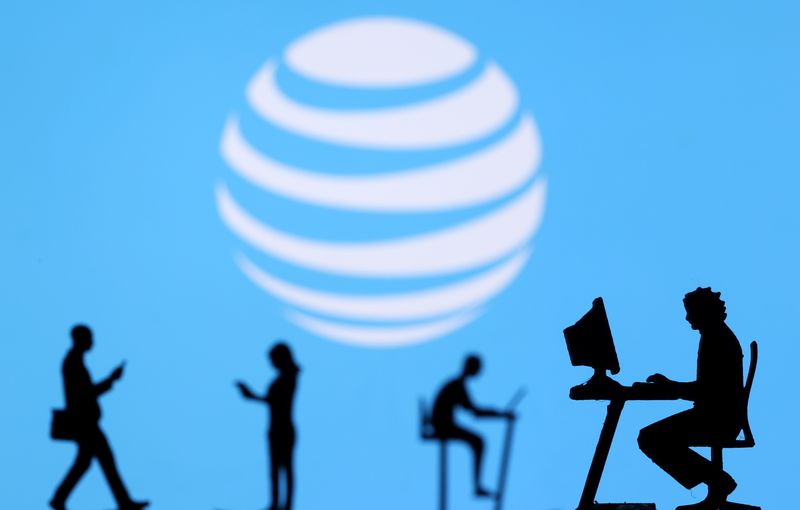 AT&T exceeds wireless subscriber estimates on demand for pricey unlimited plans