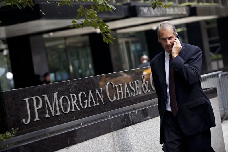 JPMorgan earnings beat by $0.38, revenue topped estimates