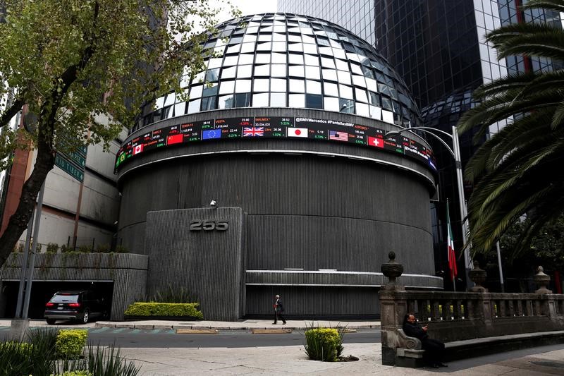 Mexico stocks lower at close of trade; S&P/BMV IPC down 1.25%