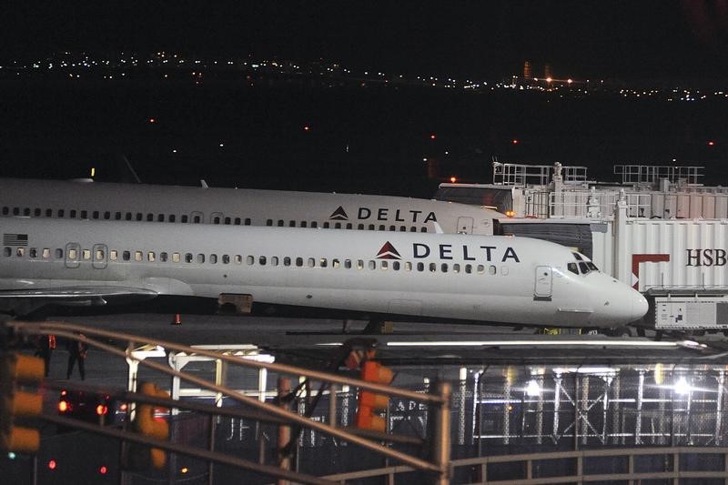 Delta Air Lines issues long-term growth targets, bets on premium travel