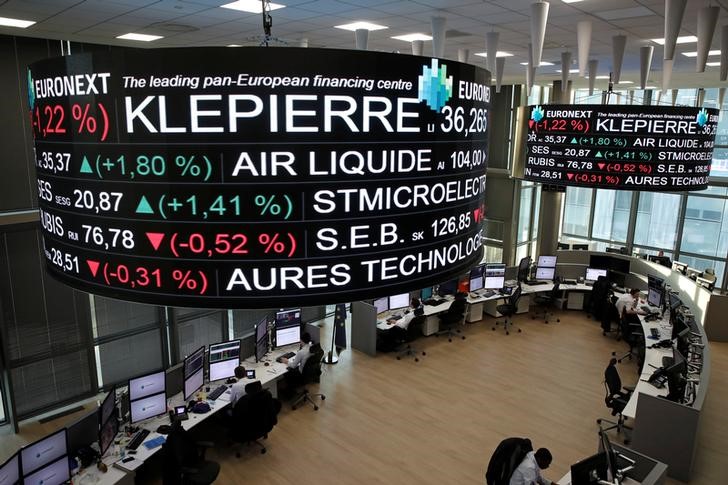 France stocks lower at close of trade; CAC 40 down 0.67%