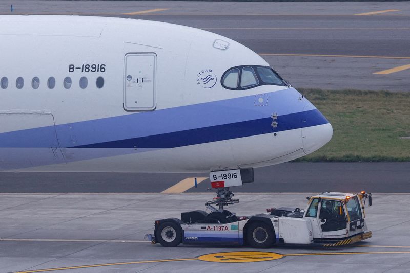 Exclusive-Boeing, Airbus to share Taiwan’s China Airlines passenger jet order, sources say