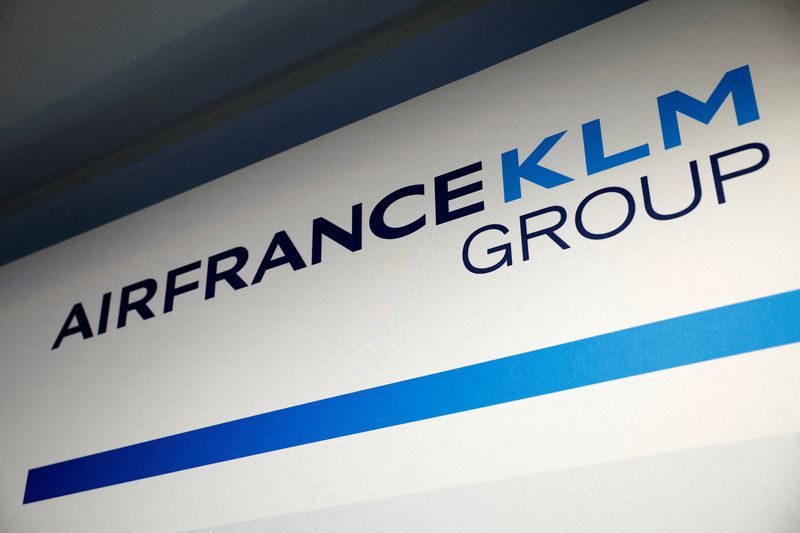 Air France-KLM warns of higher annual costs after Q3 profit miss