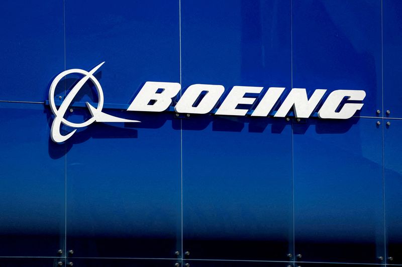 Avia orders 40 Boeing 737 MAX Jets