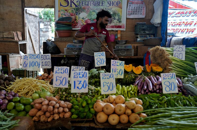 Sri Lanka’s inflation rate drops to minus 0.7% in October