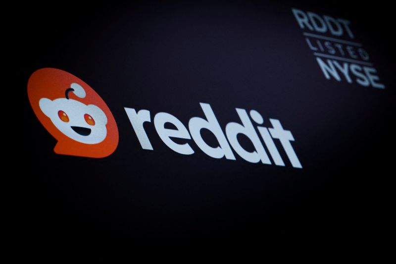 Reddit down for thousands of users, Downdetector shows