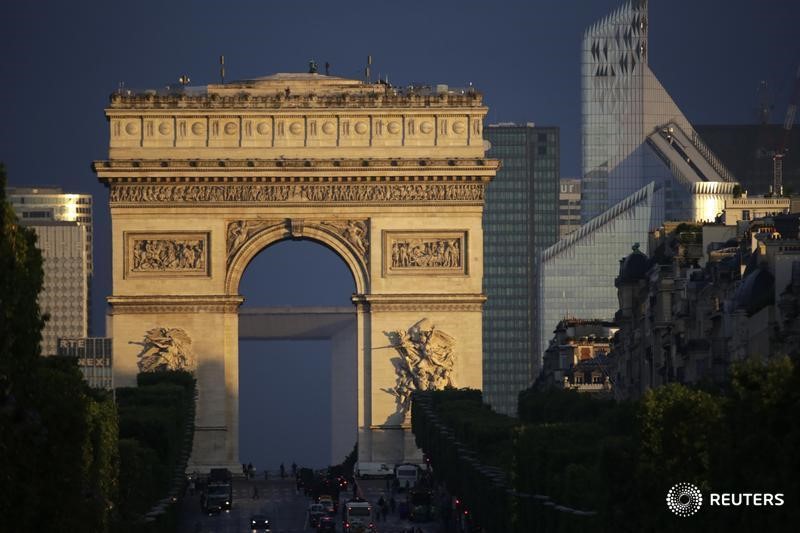 France eyes unpaid extra hours amid budget constraints