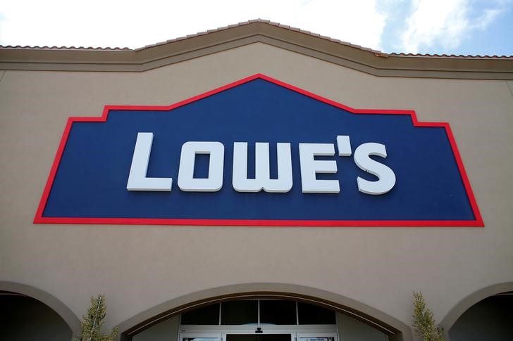 Lowe’s tops earnings, revenue estimates