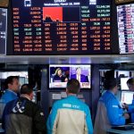 Analysis-Investors cling to crash protection despite sizzling US stock market rally