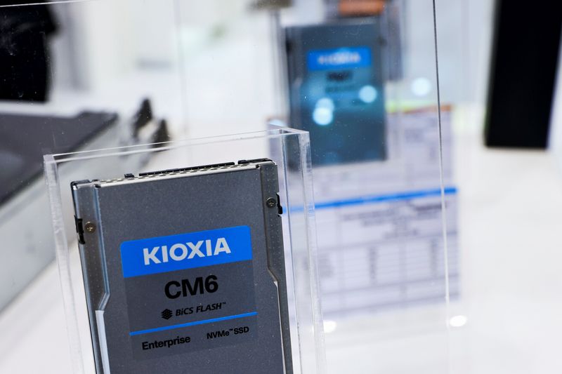 Japan’s Kioxia prices IPO in middle of range, raising $800 million