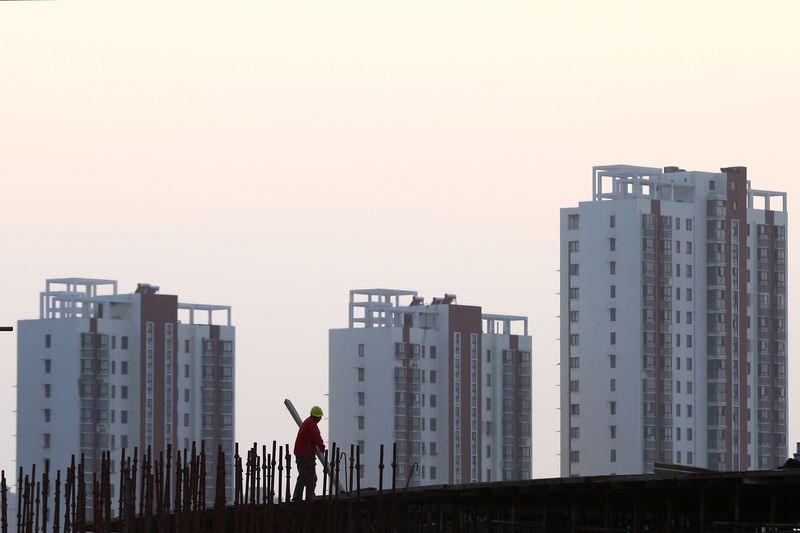 China’s property investment falls 10.4% y/y in Jan-Nov