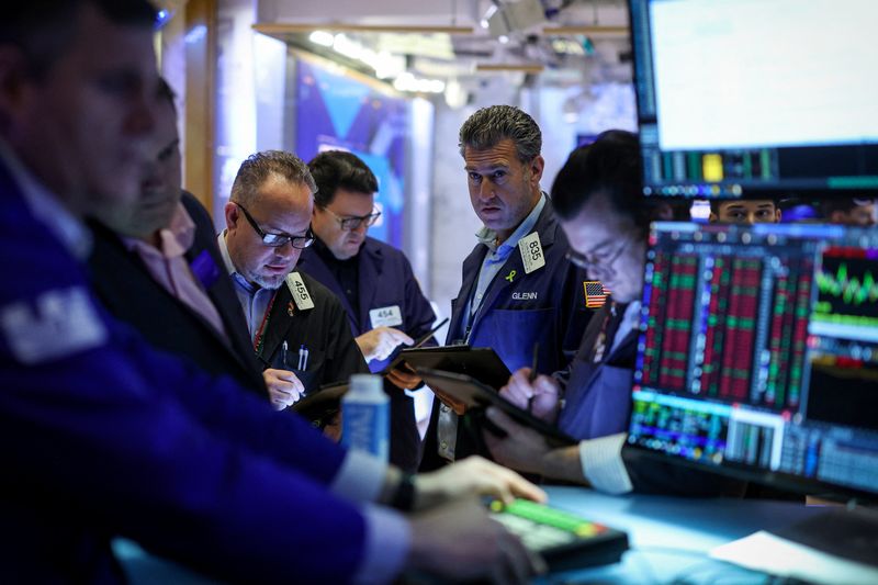 Futures dragged down by gov’t shutdown fears; inflation data awaited