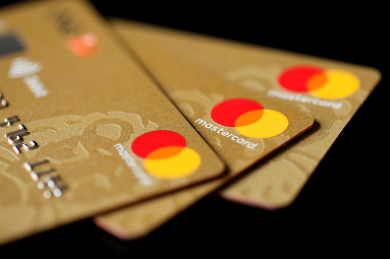 US judge won’t lift block on rule capping credit card late fees at $8