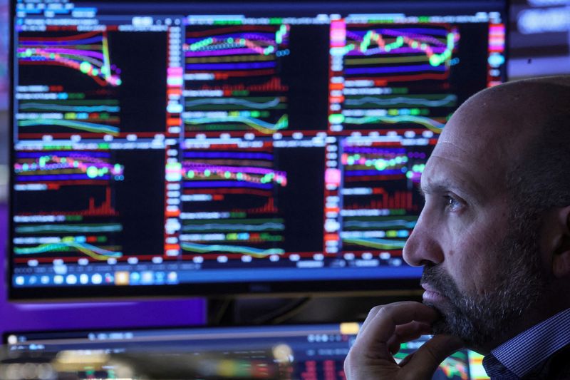 Canada stocks lower at close of trade; S&P/TSX Composite down 2.24%