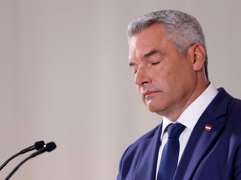 Austrian conservatives hold crisis meeting after chancellor quits