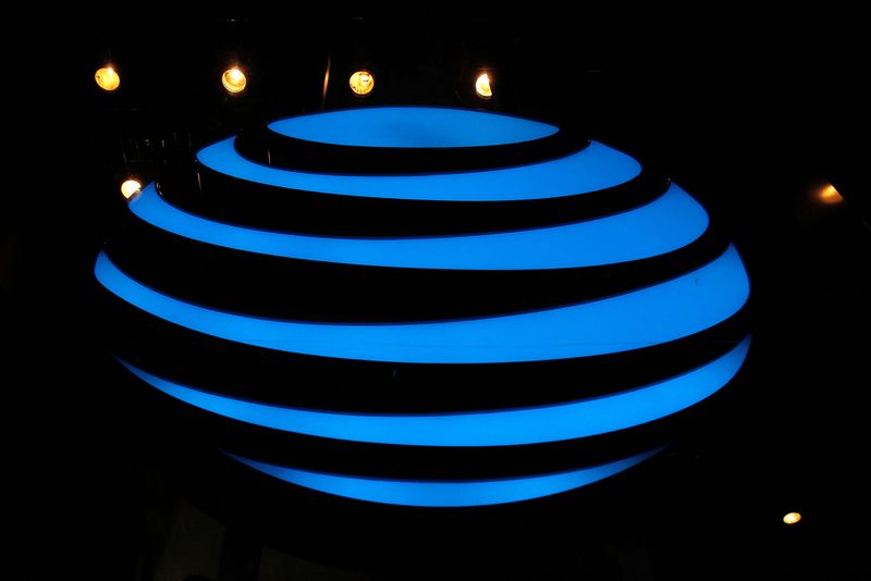 AT&T will offer bill credits for outages to ‘make it right’ with customers