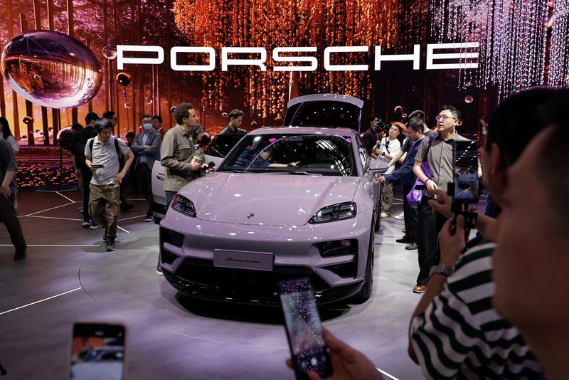 Porsche confirms 2024 earnings outlook in investor call, analyst’s note says